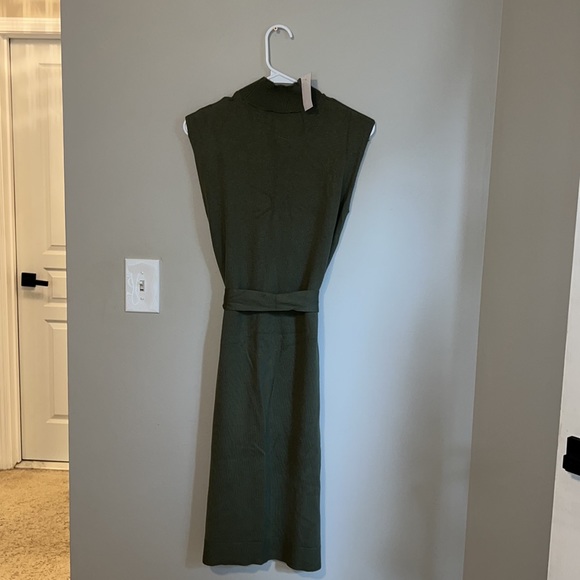 NWT - Ann Taylor Dress - Picture 2 of 4
